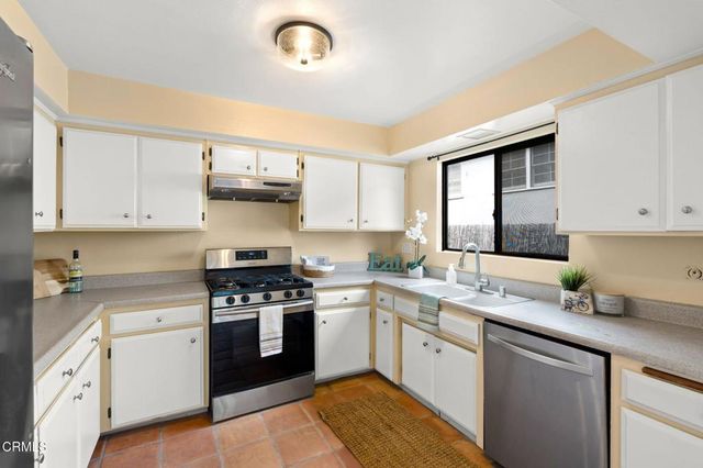 12930 Valleyheart 1, Los Angeles, CA 91604