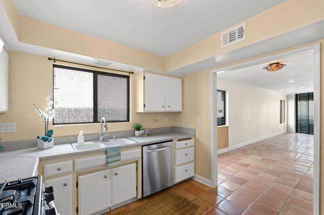 12930 Valleyheart 1, Los Angeles, CA 91604