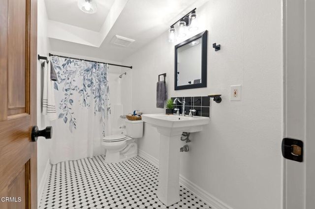 12930 Valleyheart 1, Los Angeles, CA 91604