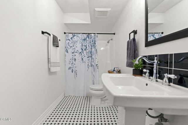 12930 Valleyheart 1, Los Angeles, CA 91604