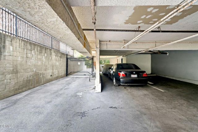 12930 Valleyheart 1, Los Angeles, CA 91604