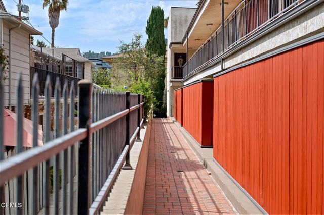 12930 Valleyheart 1, Los Angeles, CA 91604