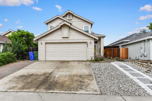 6651 Laguna Park Dr, Elk Grove, CA 95758