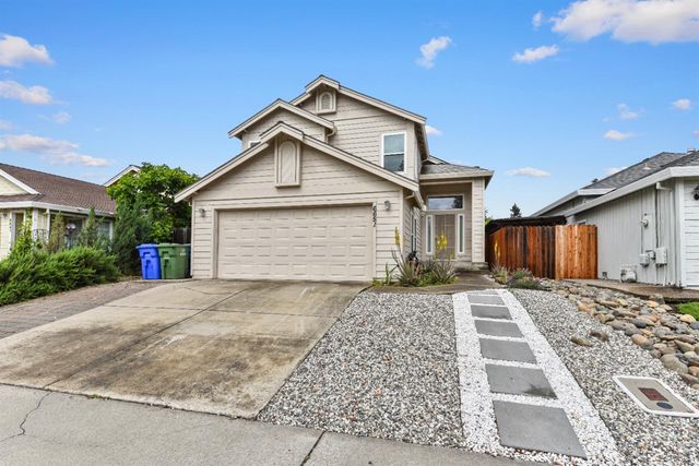 6651 Laguna Park Dr, Elk Grove, CA 95758