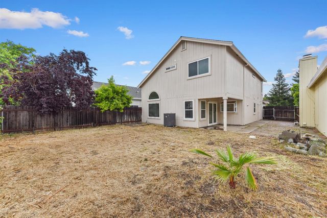 6651 Laguna Park Dr, Elk Grove, CA 95758