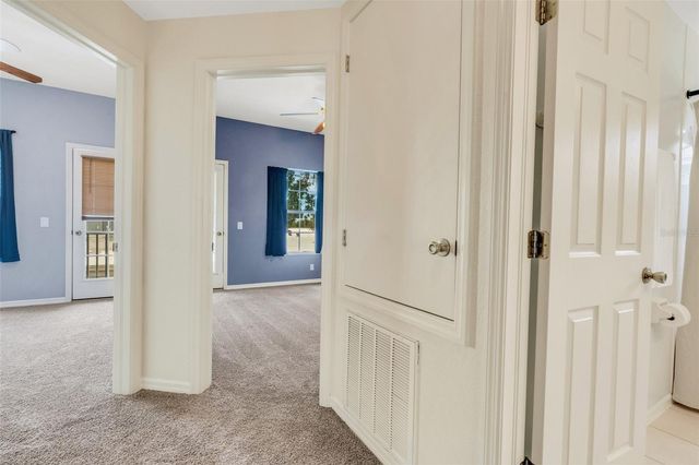 8198 EAGLES PARK DR, St Petersburg, FL 33709