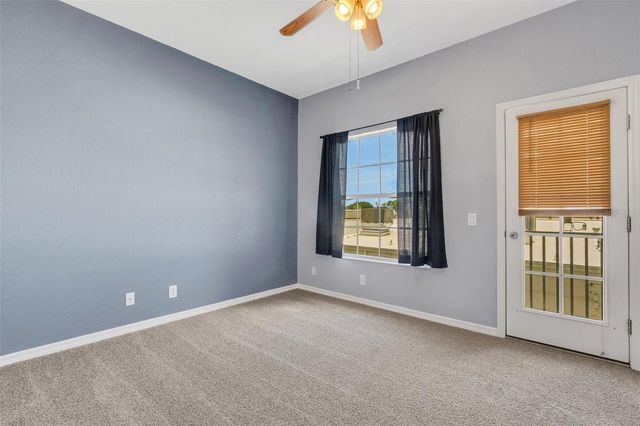 8198 EAGLES PARK DR, St Petersburg, FL 33709