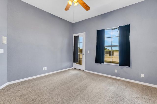 8198 EAGLES PARK DR, St Petersburg, FL 33709