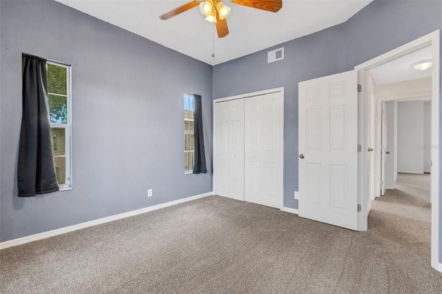 8198 EAGLES PARK DR, St Petersburg, FL 33709