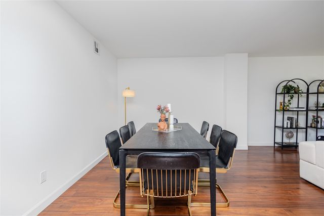 3131 Fleur Drive 208, Des Moines, IA 50321