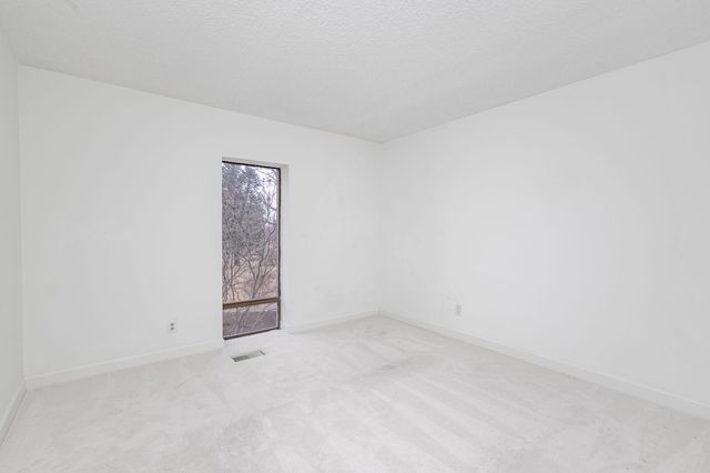 3131 Fleur Drive 208, Des Moines, IA 50321