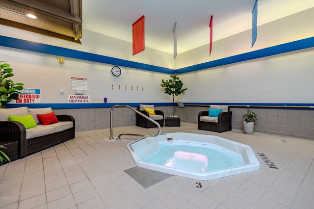 3131 Fleur Drive 208, Des Moines, IA 50321