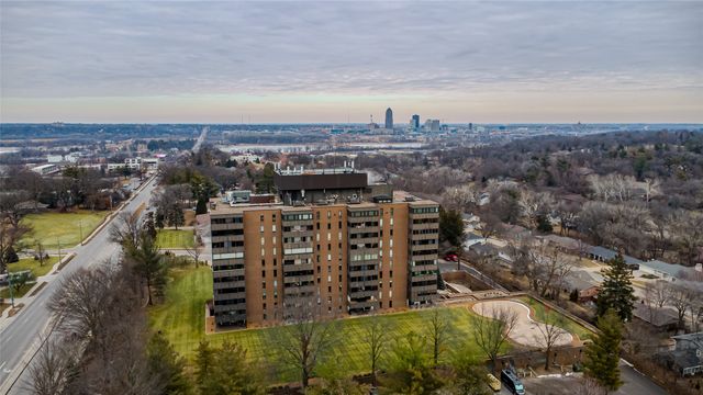 3131 Fleur Drive 208, Des Moines, IA 50321