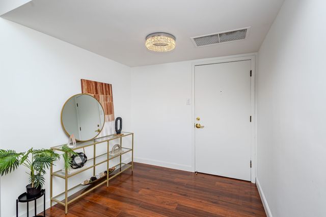 3131 Fleur Drive 208, Des Moines, IA 50321