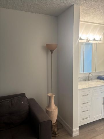 9081 Lime Bay Boulevard 211, Tamarac, FL 33321