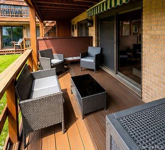 335 Mariners Way, Copiague, NY 11726