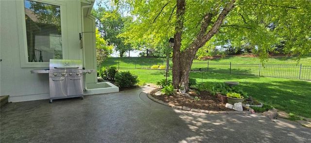 15917 Ballentine Street, Overland Park, KS 66221