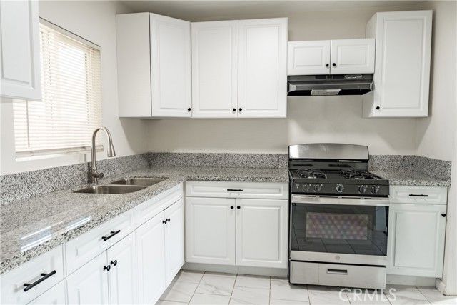 1102 E 18th Street, Bakersfield, CA 93305