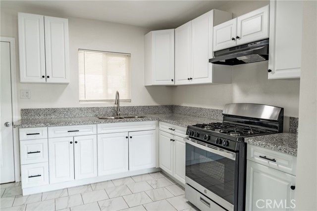 1102 E 18th Street, Bakersfield, CA 93305