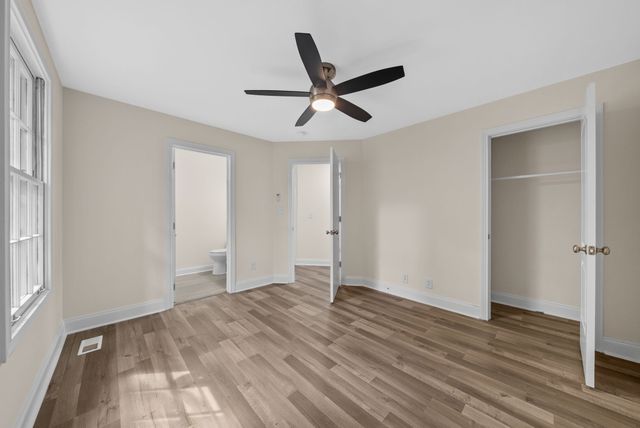 556 Briarwood Ct, Clarksville, TN 37040