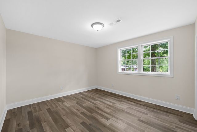 556 Briarwood Ct, Clarksville, TN 37040