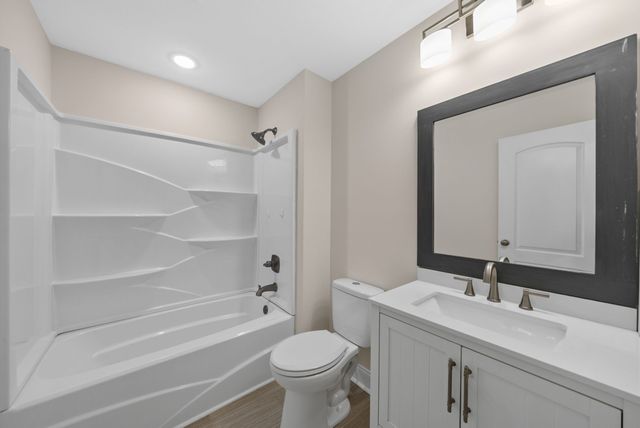 556 Briarwood Ct, Clarksville, TN 37040