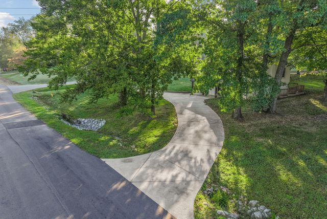 556 Briarwood Ct, Clarksville, TN 37040