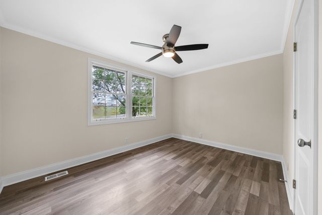 556 Briarwood Ct, Clarksville, TN 37040