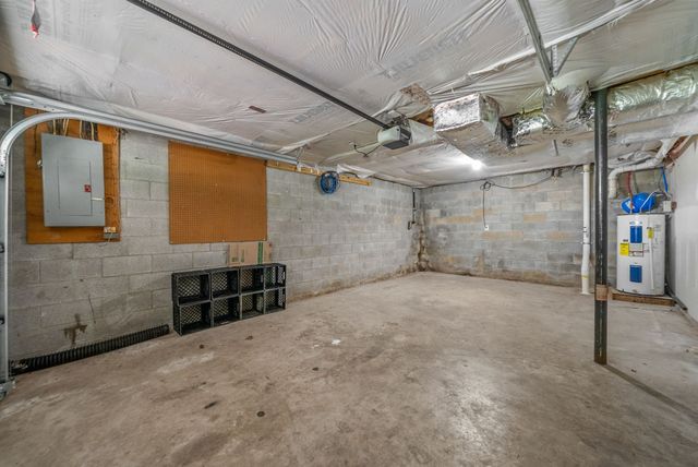 556 Briarwood Ct, Clarksville, TN 37040