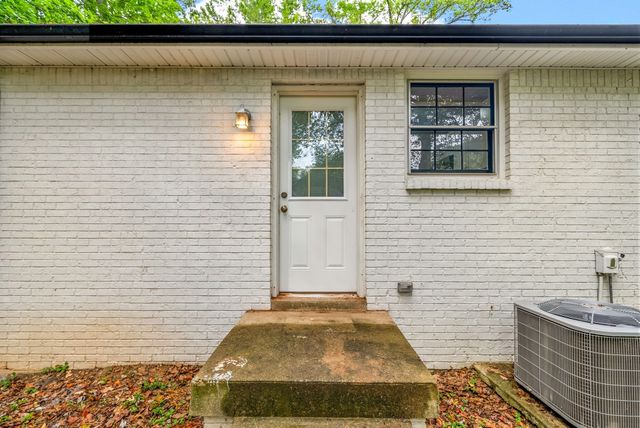 556 Briarwood Ct, Clarksville, TN 37040