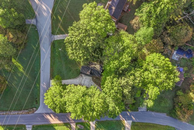 556 Briarwood Ct, Clarksville, TN 37040