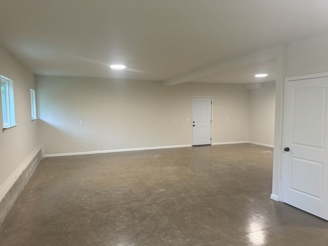 2055 Collier Rd, Lewisburg, TN 37091