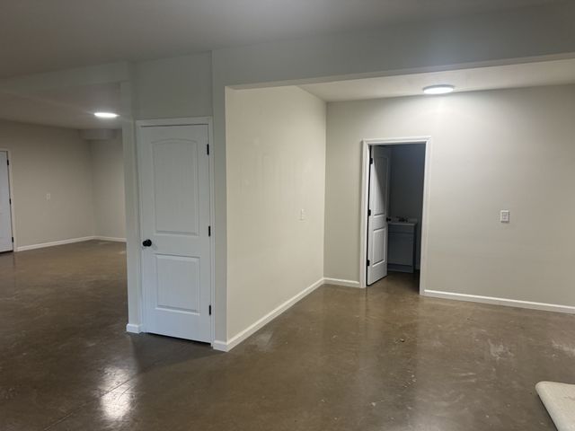 2055 Collier Rd, Lewisburg, TN 37091