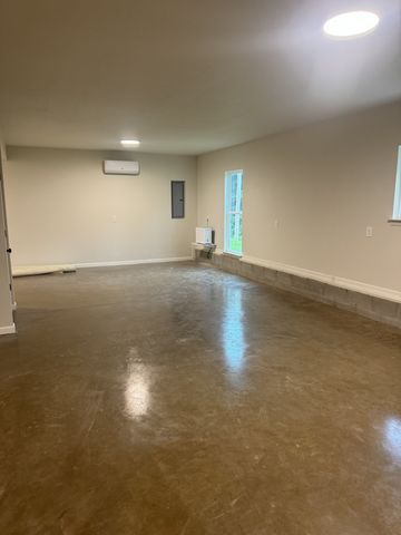 2055 Collier Rd, Lewisburg, TN 37091