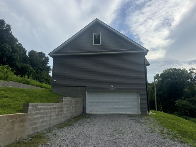 2055 Collier Rd, Lewisburg, TN 37091