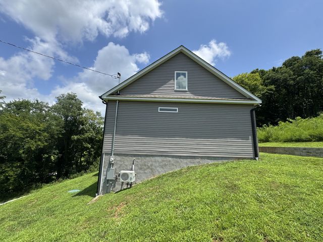 2055 Collier Rd, Lewisburg, TN 37091