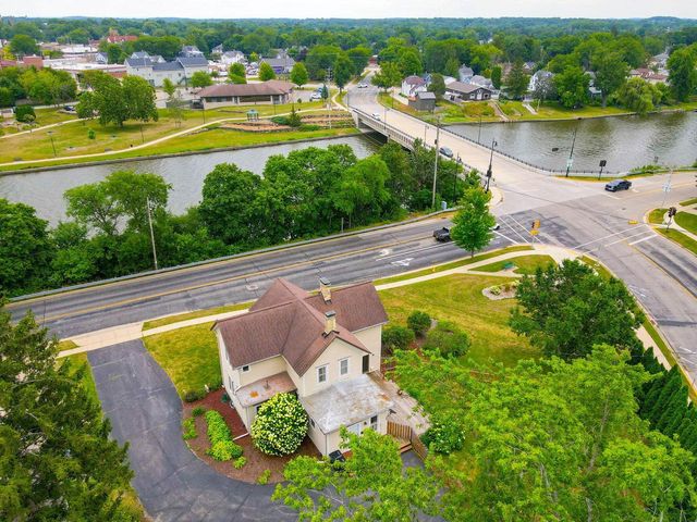 332 Riverside DRIVE, Fort Atkinson, WI 53538