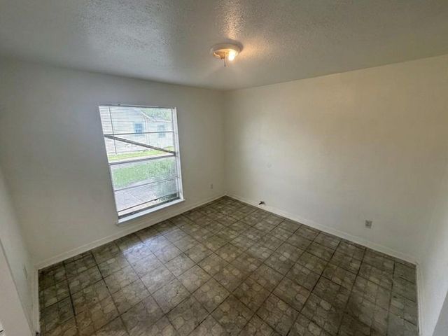 3910 Leffingwell Street, Houston, TX 77026