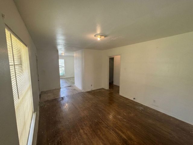 3910 Leffingwell Street, Houston, TX 77026