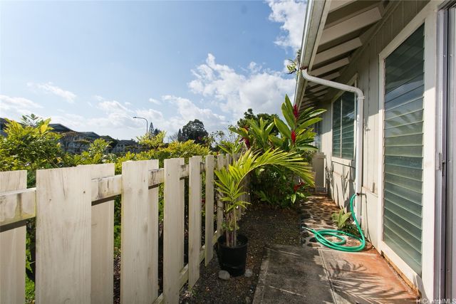 95-1050 Makaikai Street 3F, Mililani, HI 96789