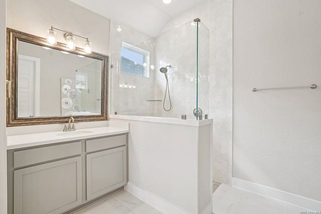 205 Vamanos, Boerne, TX 78006