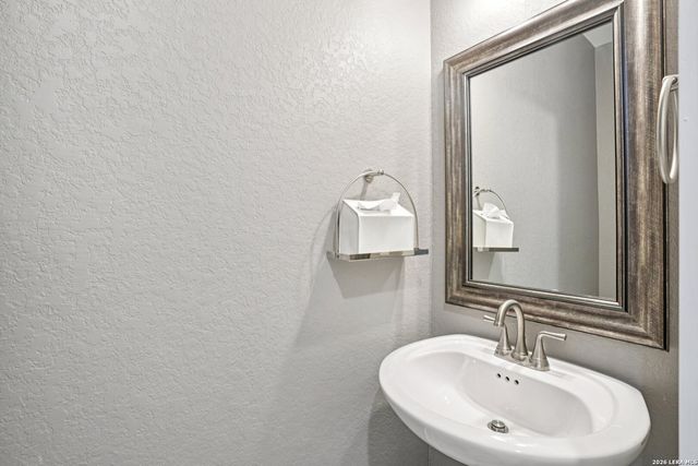 205 Vamanos, Boerne, TX 78006