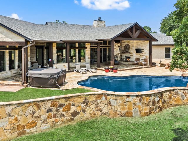 248 Howard Road, Valley View, TX 76272