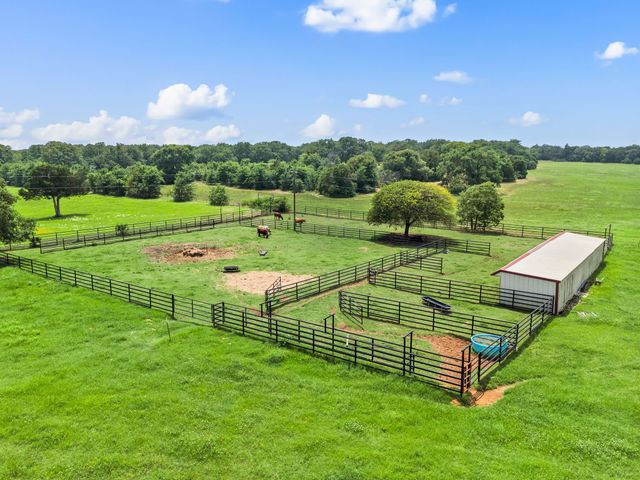 248 Howard Road, Valley View, TX 76272