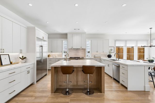8427 Midway Road, Dallas, TX 75209