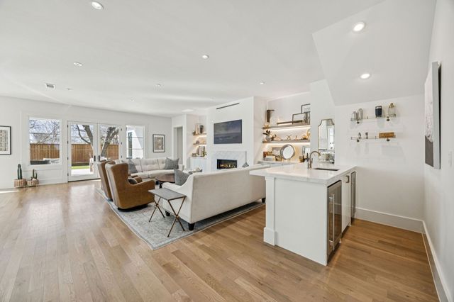 8427 Midway Road, Dallas, TX 75209