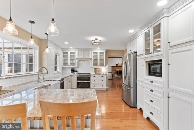 1393 LUTZTOWN RD, Boiling Springs, PA 17007