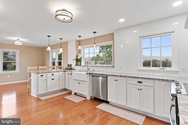 1393 LUTZTOWN RD, Boiling Springs, PA 17007