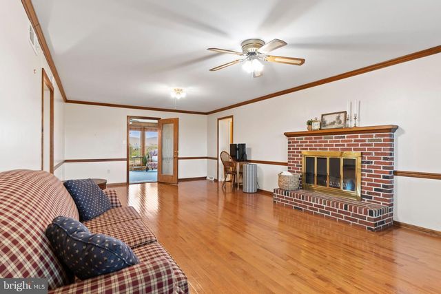 1393 LUTZTOWN RD, Boiling Springs, PA 17007