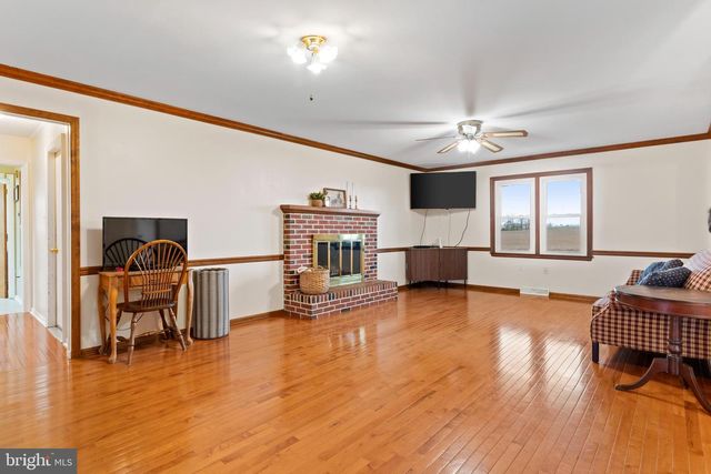 1393 LUTZTOWN RD, Boiling Springs, PA 17007